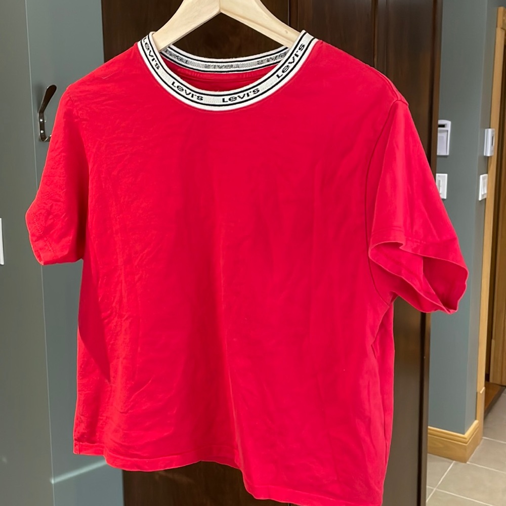 LEVI’S TSHIRT